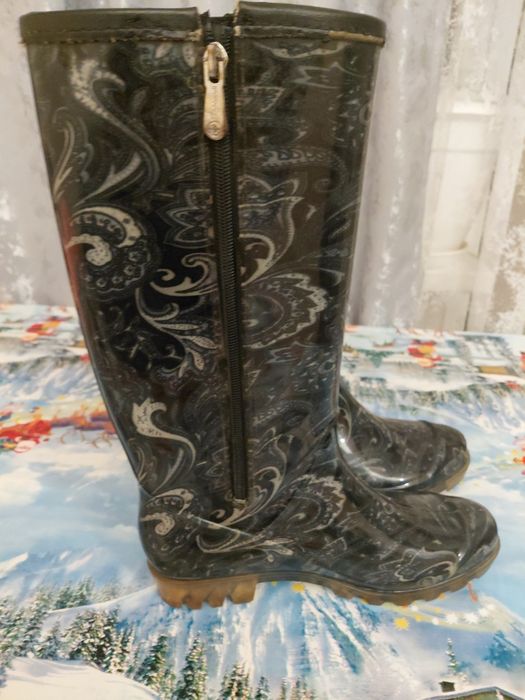 Резиновые женские сапоги