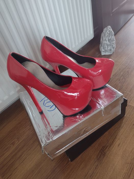 Pantofi 37 o sig data purtati sau 38