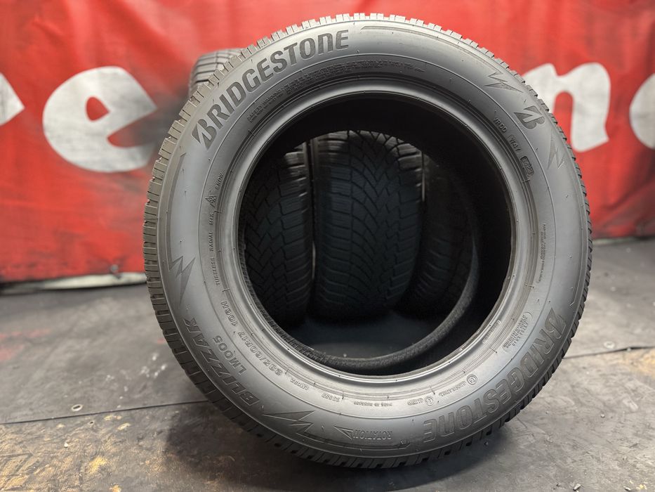235 60 17, Зимни гуми, Bridgestone BlizzakLM005, 4 броя