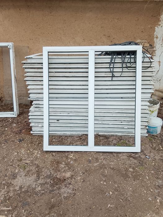 продам пластиковый окно 3 шт