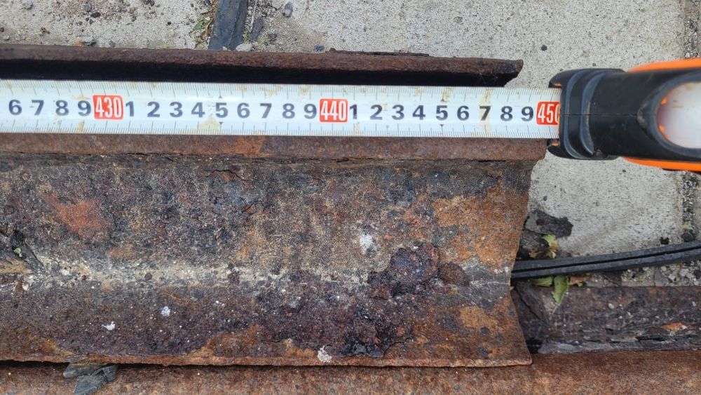 Рельсы ПРОДАМ Б/У в хорошем  состоянии