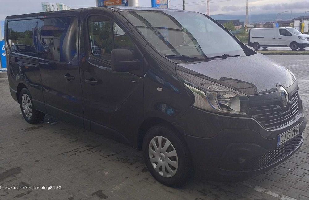 Inchirieri microbus 8+1  VivaroRent