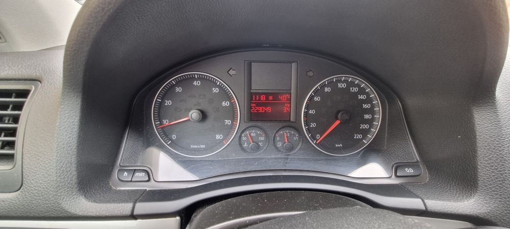 VW GOLF 5 (1.4 MPI) 2008
