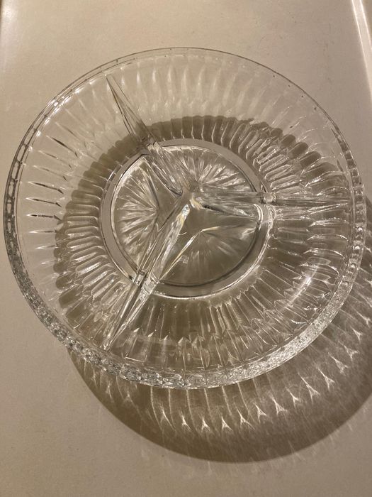 Коктейлна чиния за салати и предястия