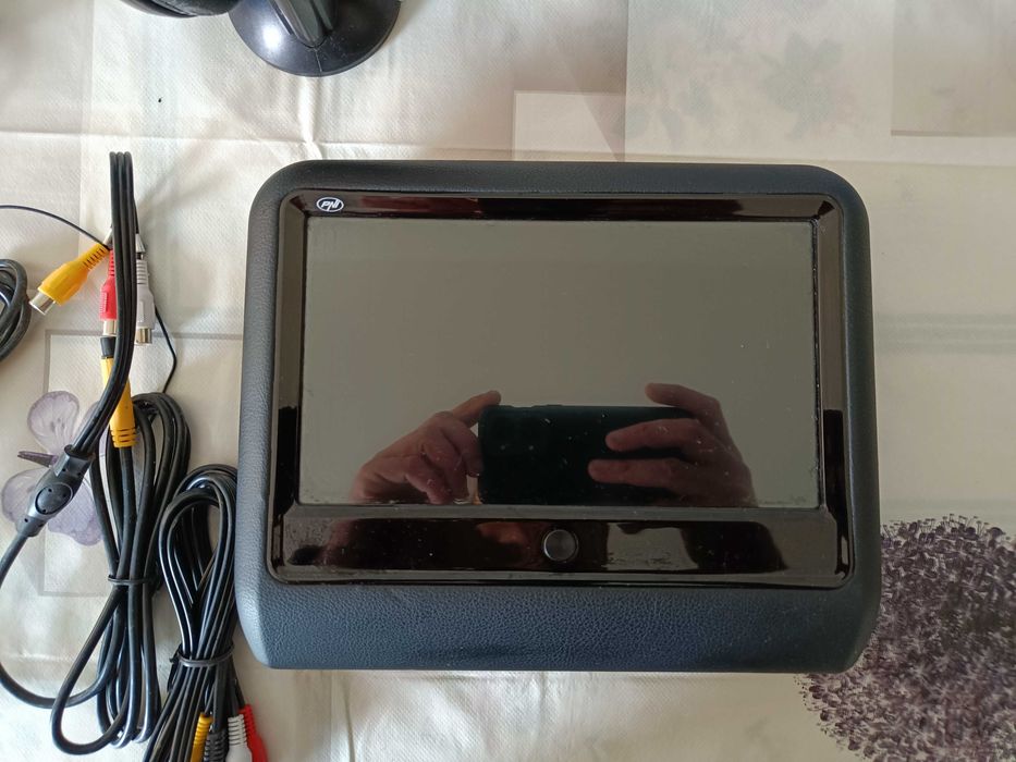 dvd tetiera auto