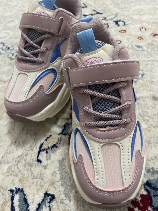 Новый детский кроссовка 29р