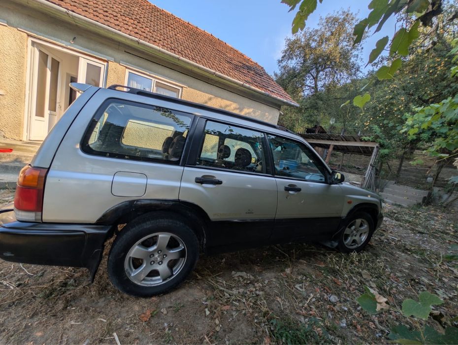 Subaru Forester 98- 2.0 turbo benzina manual 177cp - stare  buna