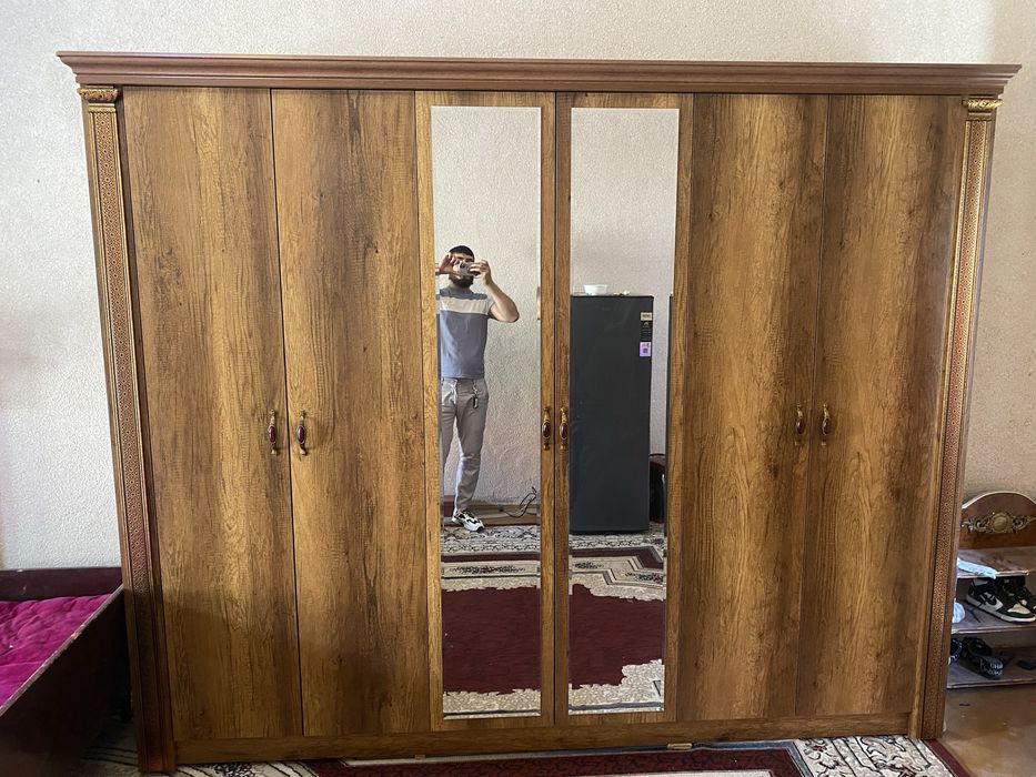 Срочно продаю спальный гарнитур