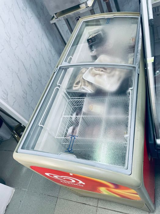 Хладилна витрина 4м