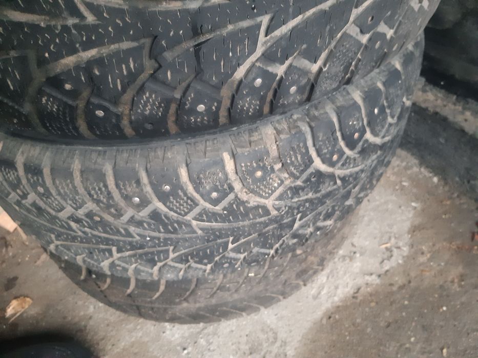 Продам шины комплект 4шт зимние
