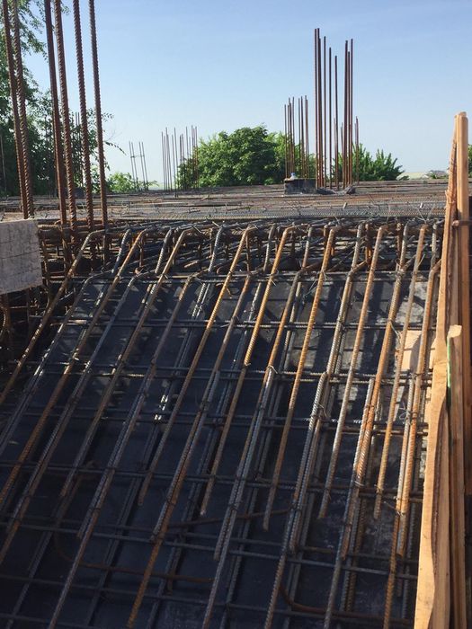 Executam construcții