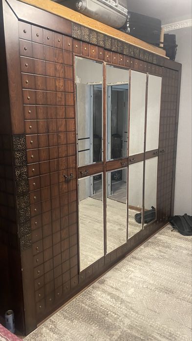 Шкаф (производства в Дубае)