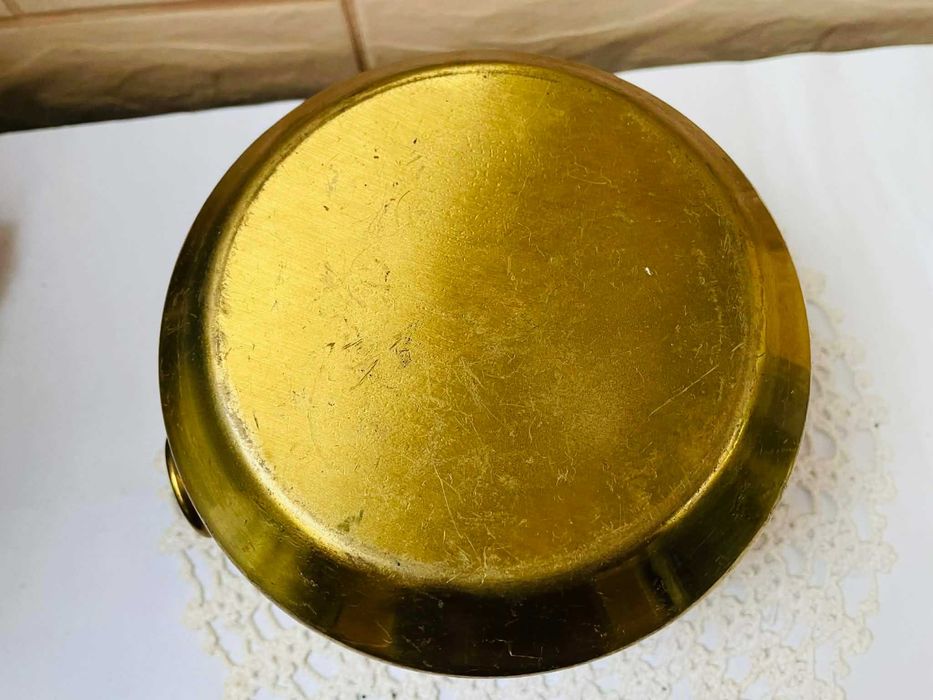 Красива месингова кашпа от Англия