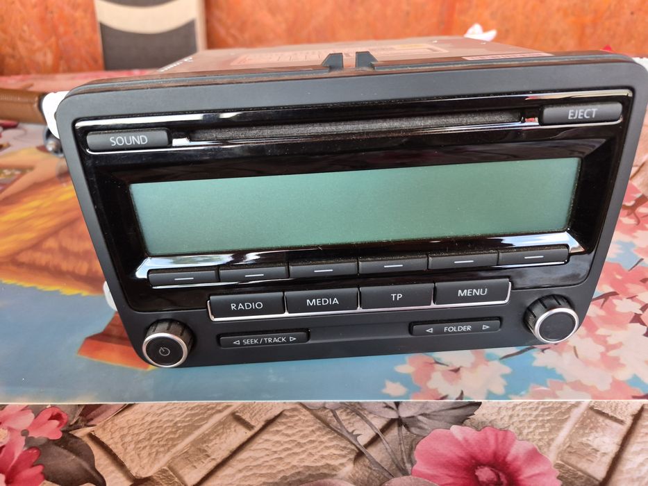 Vand Radio in stare foarte buna nu mai stiu pinul