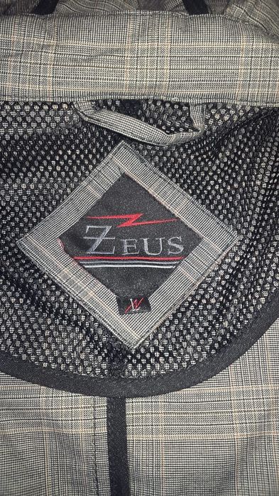 Весенняя легкая куртка