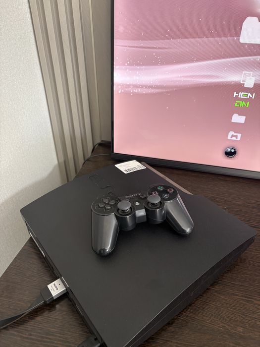 PlayStation 3 Slim прошитая/300Gb памяти/1 геймпад