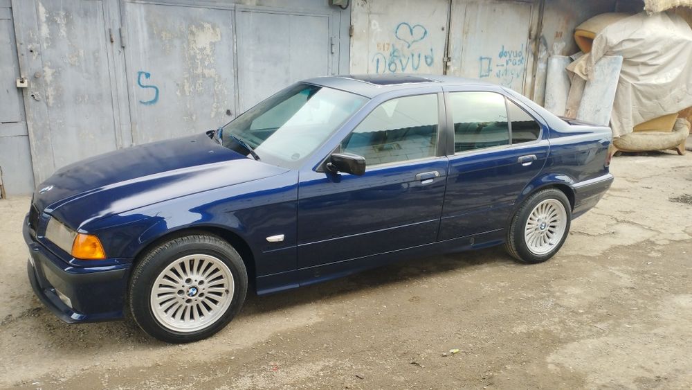BMW e36 m43b18 sedan