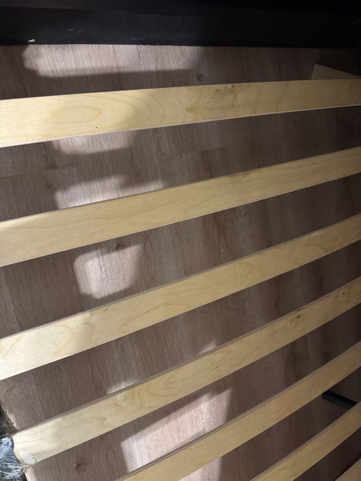 Спальная кровать с матрасом