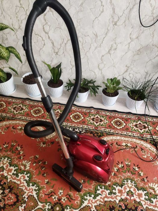 Пылесос Vitek Tornado