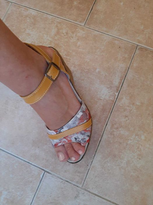 Дамски, жълти сандали на платформа - 36 номер