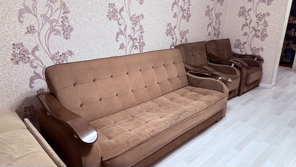 Диван раскладной и кресла