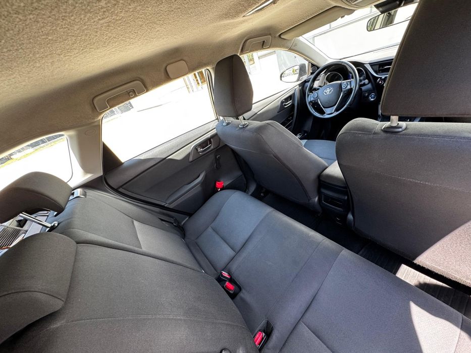 Toyota auris hybrid