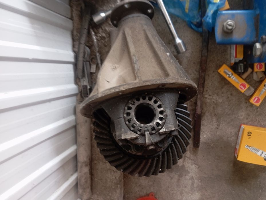 Задний редуктор крузак 100