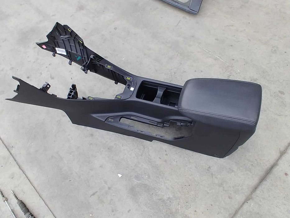 cotiera consola centrala ford focus 3 scurt