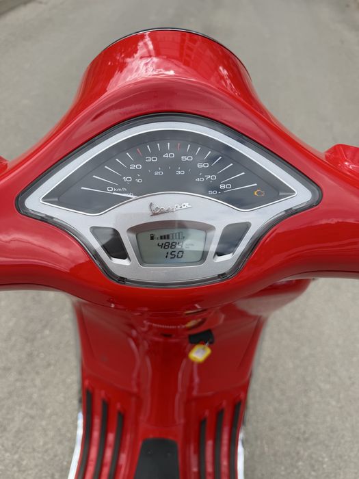 Vespa Primavera Product Red 2021 50cc