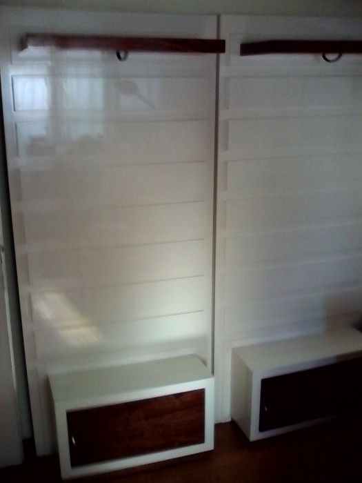 Дизайнерски етажерки MDF, полиуретанов лак.