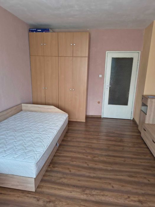 Дава се под наем Едностаен апартамент в София, 7-ми 11-ти километър - 40 кв.м за 357 € - Снимка #1