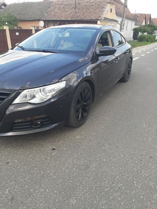 Vând Passat CC manual în 6 trepte Diesel 2 litri 175 cai putere,preț  7.000 euro mai multe detalii la tel 0743584181.Anul mașini este din 2009