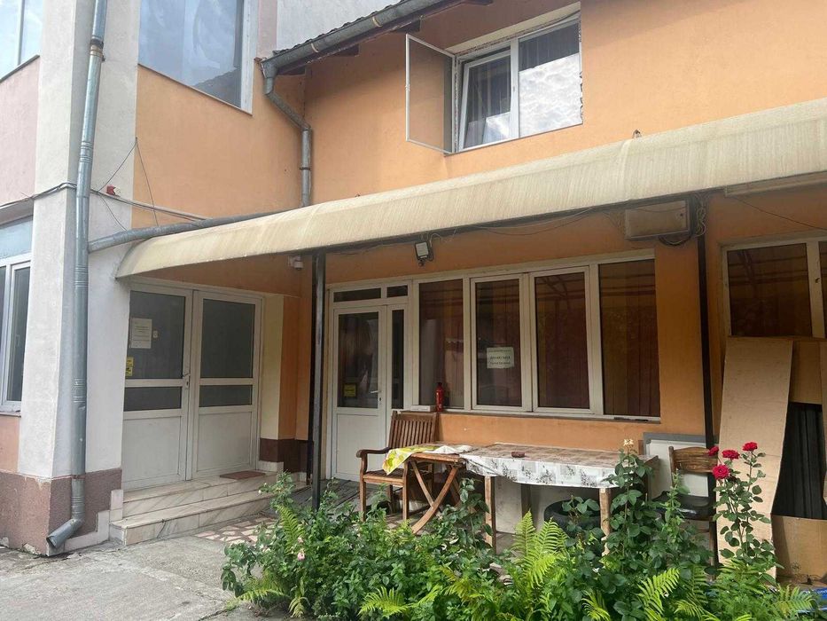4 SPATII COMERCIALE/ Birouri diferite suprafete Str Ferdinand in apropiere de Shopping City