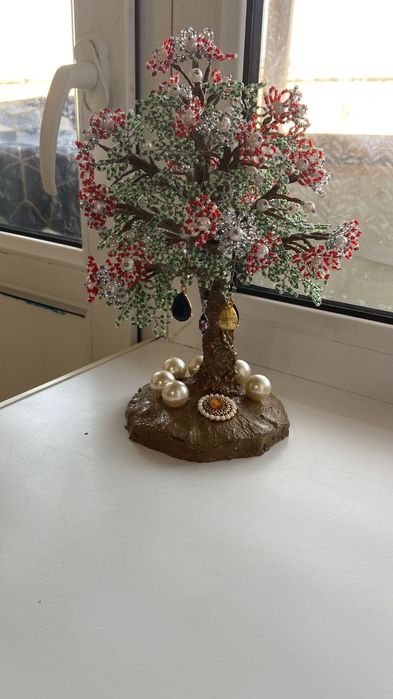 Деревья из бисера ручной работы