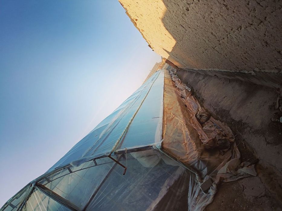 Qashqadaryo viloyati Qarshi tumanida 12sotix yer maydoni 7sotix parnik