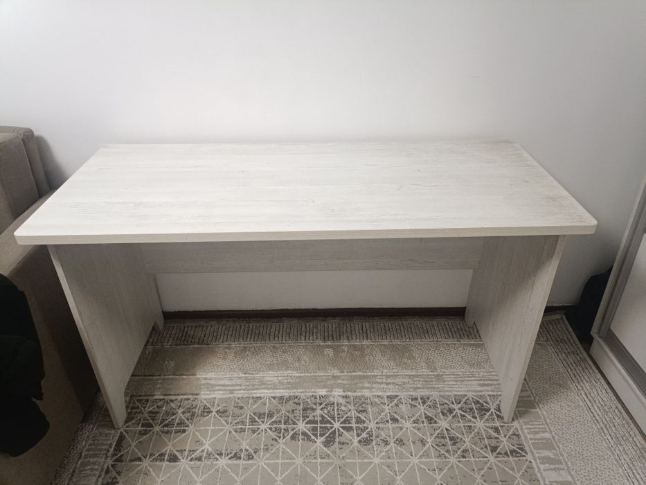 Мебель стол  продам