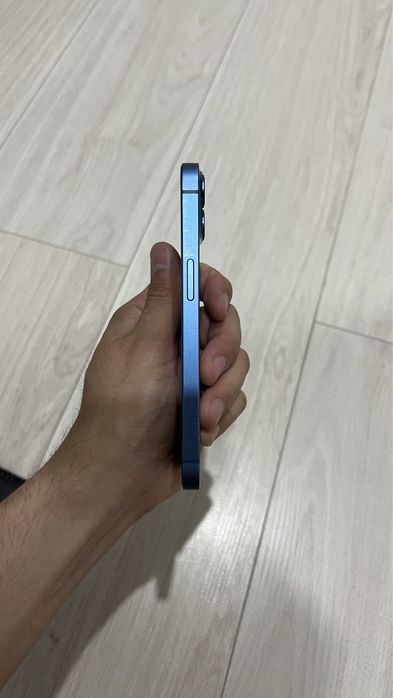 Продам Iphone 13