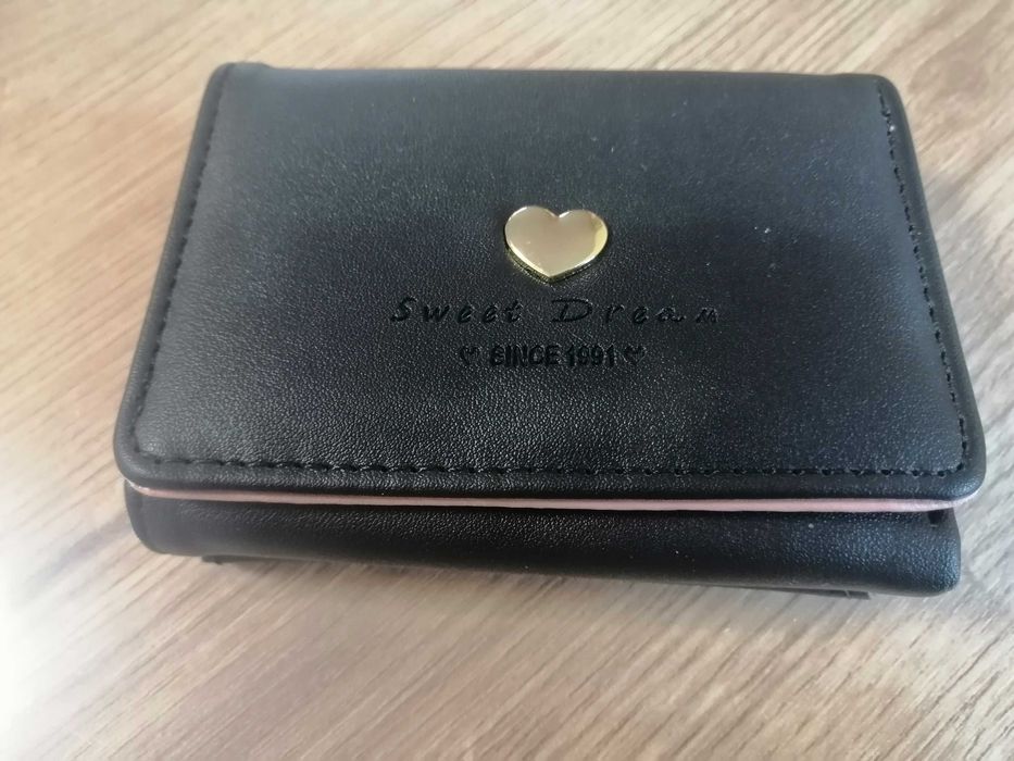 Дамско портмоне червено с монетник