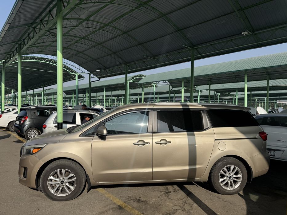 Кия карнивал (седона)