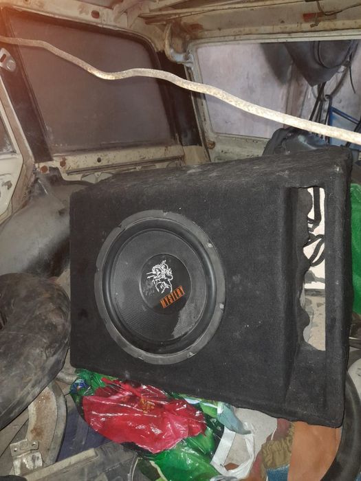продам сабвуфер хороший