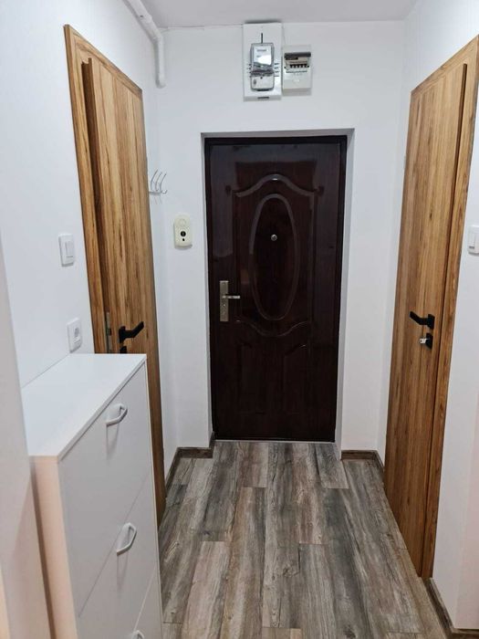 Inchiriez garsoniera la 10 minute de mers pe jos fata de Spitalul Judetean Mures  , (zona 7 noiembrie)