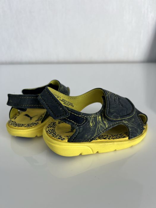 Sandale Puma marime 20 ca noi