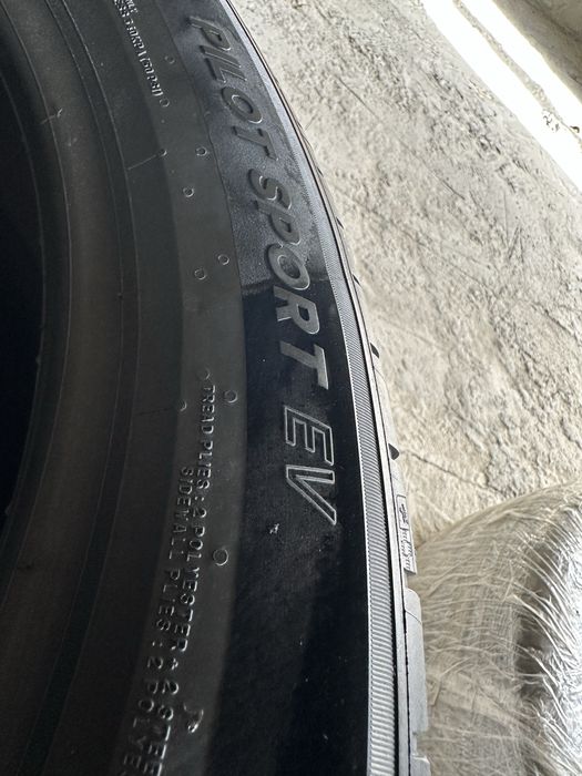 Комплект шин Michelin Pilot Sport EV Acoustic 20’’ для ID4 / ID6