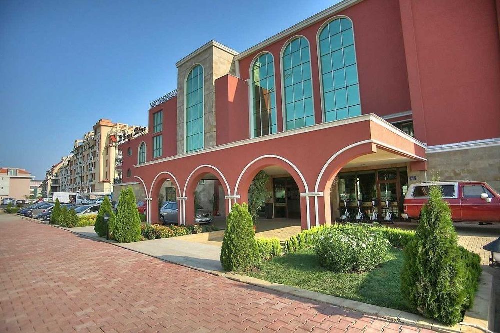 Продава се Двустаен апартамент в к.к. Слънчев бряг - 68 кв.м за 1067 €/кв.м - Снимка #12