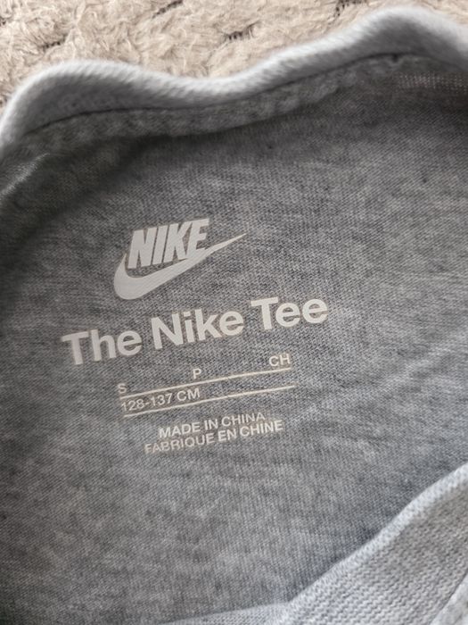 Bluza nike 128-137 , 2 buc