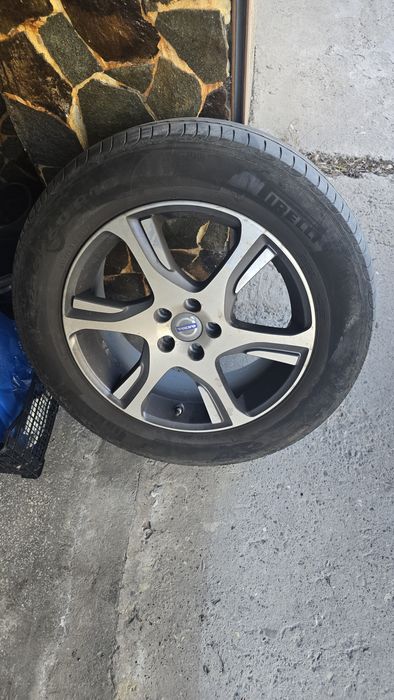 Vand 4 anvelope pirelli 235 60 R18