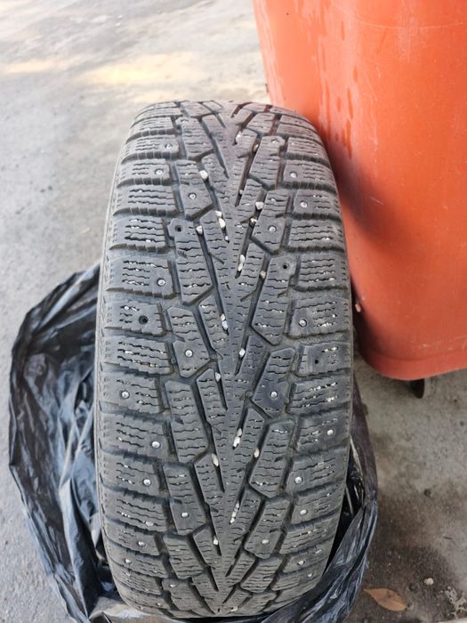 Продам шины с шипами