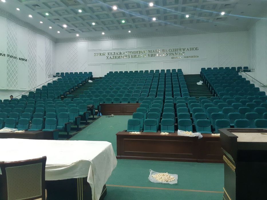 Театральное кресло - удобное и прочное Teatr kreslolari - import