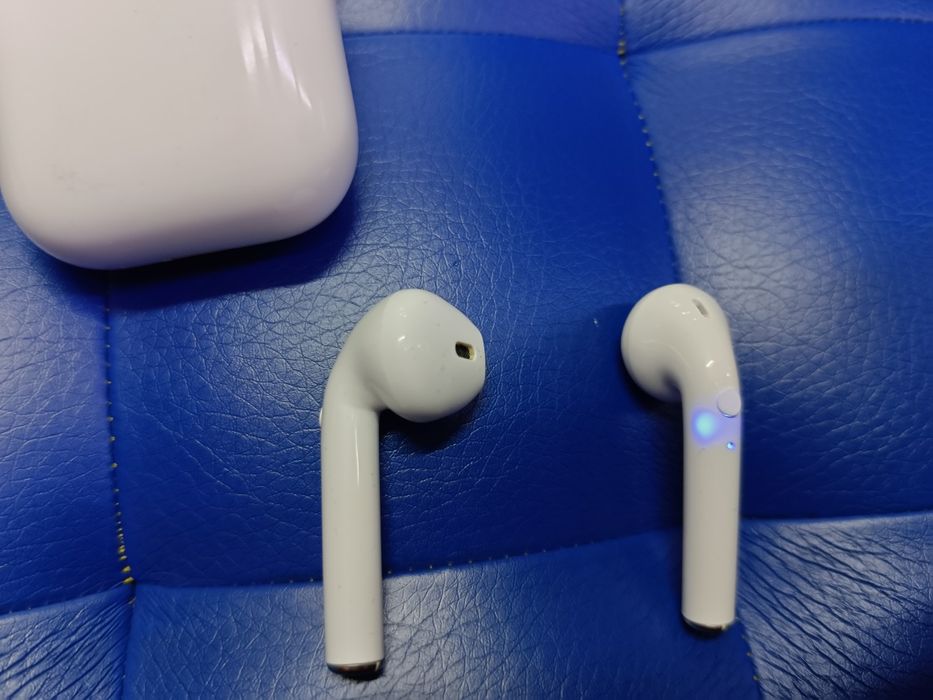 Почти новый. Айрподс
