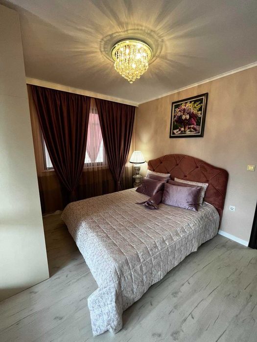 Продава се Тристаен апартамент в Пловдив, Христо Смирненски - 135 кв.м за 1371 €/кв.м - Снимка #5